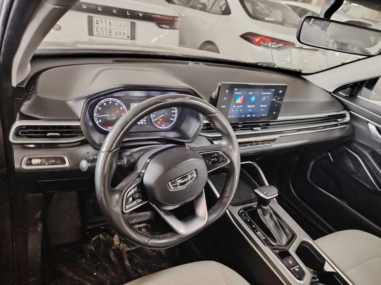 Car image 15