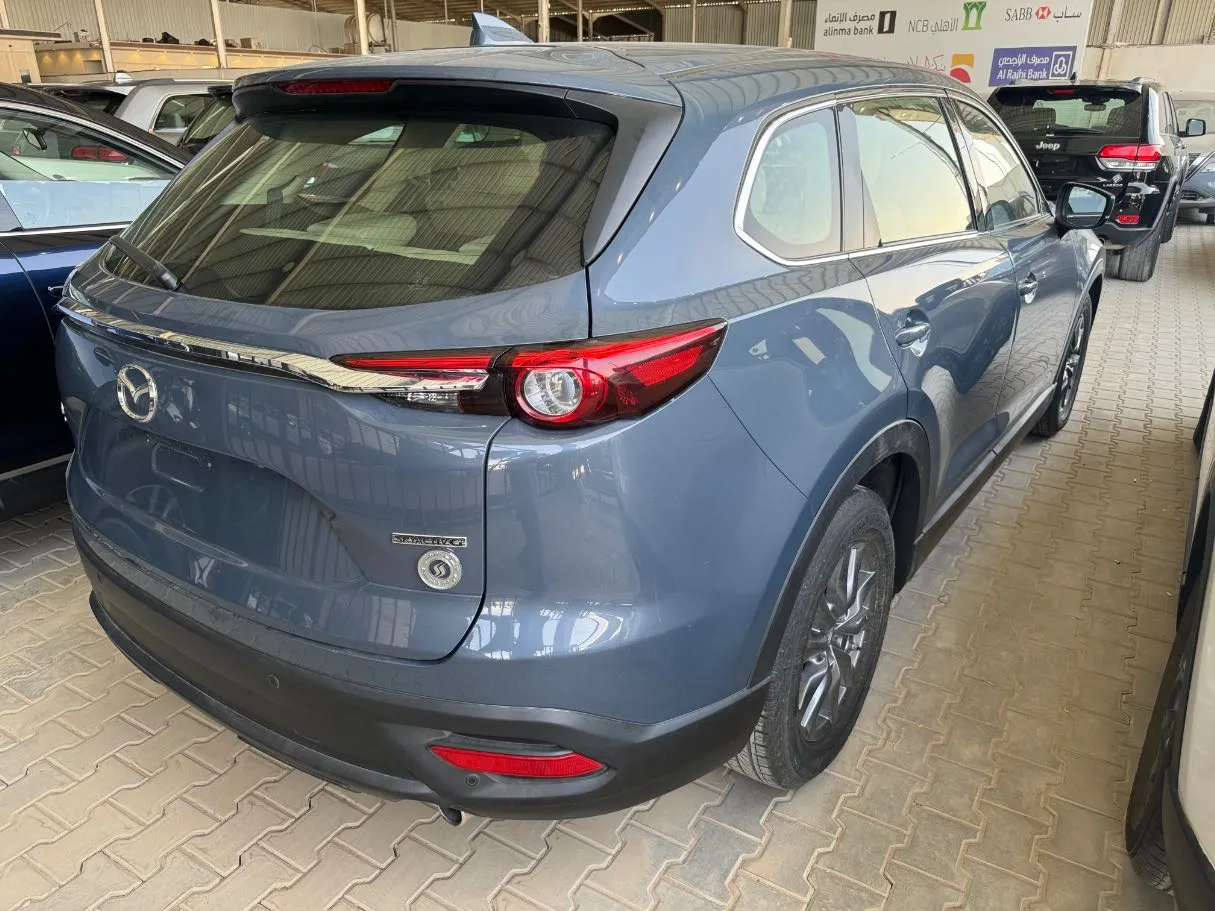 Car image 4