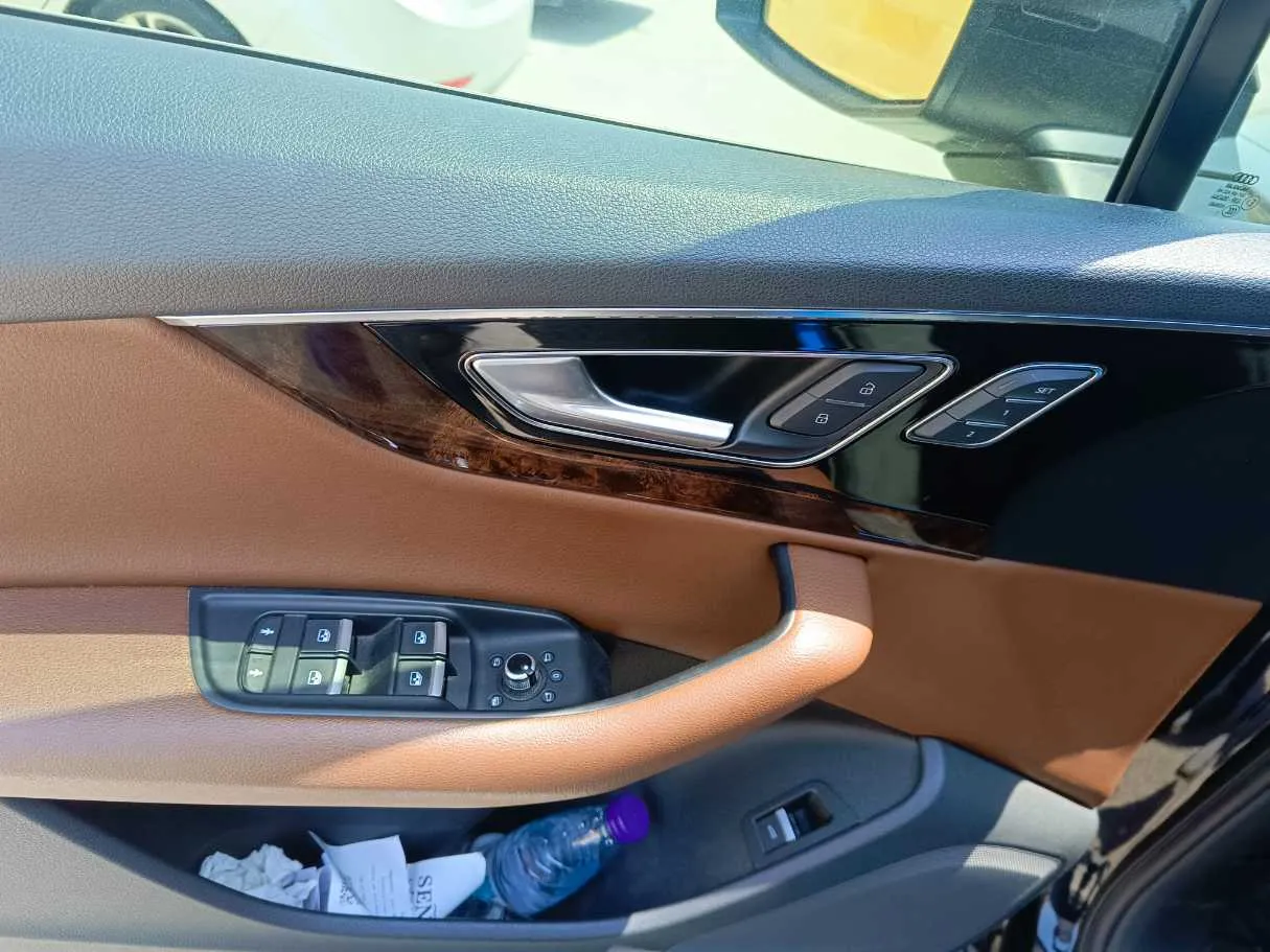 Car image 35
