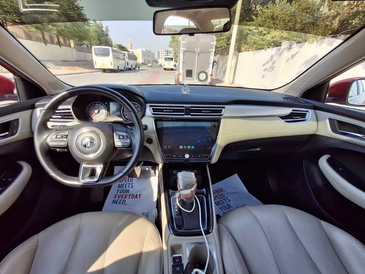 Car image 15