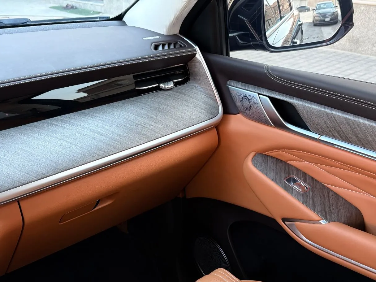 Car image 32