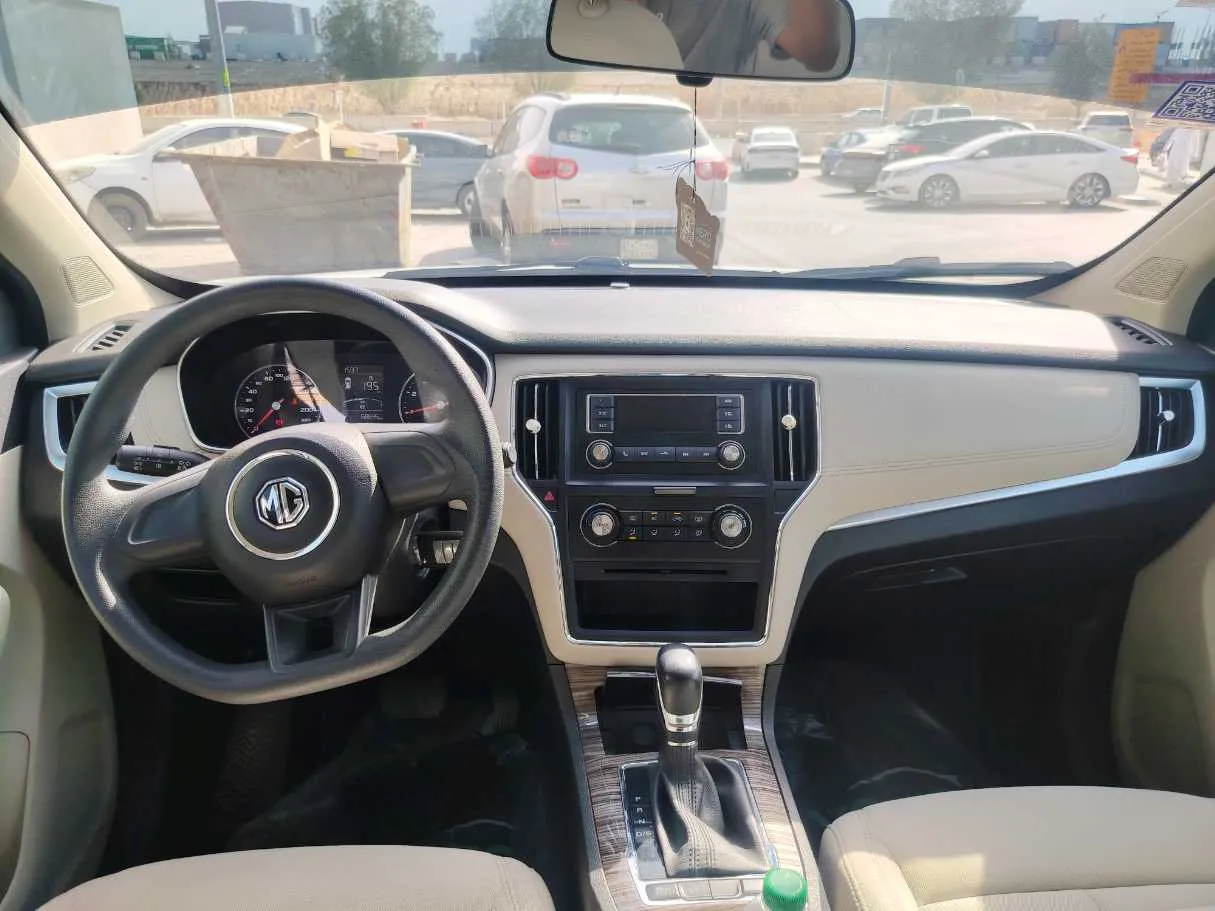 Car image 15