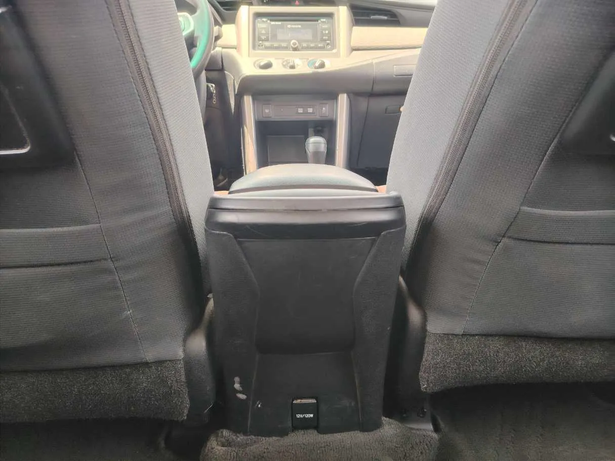 Car image 25