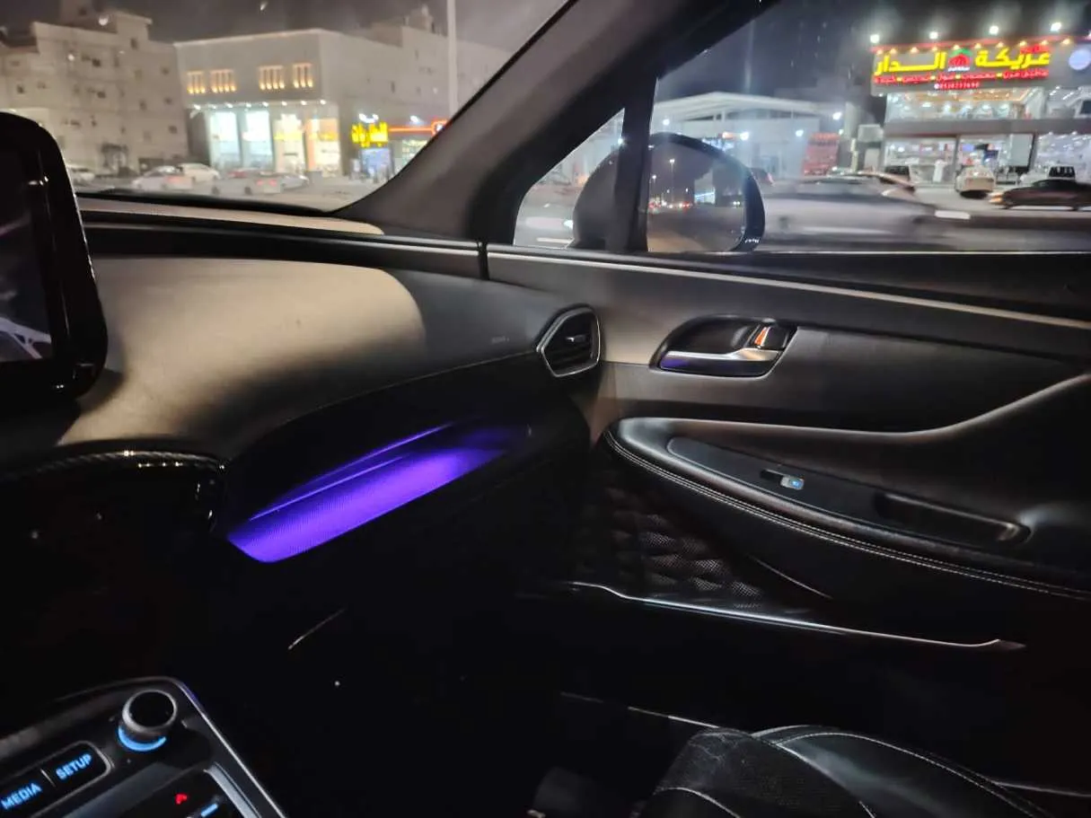 Car image 23