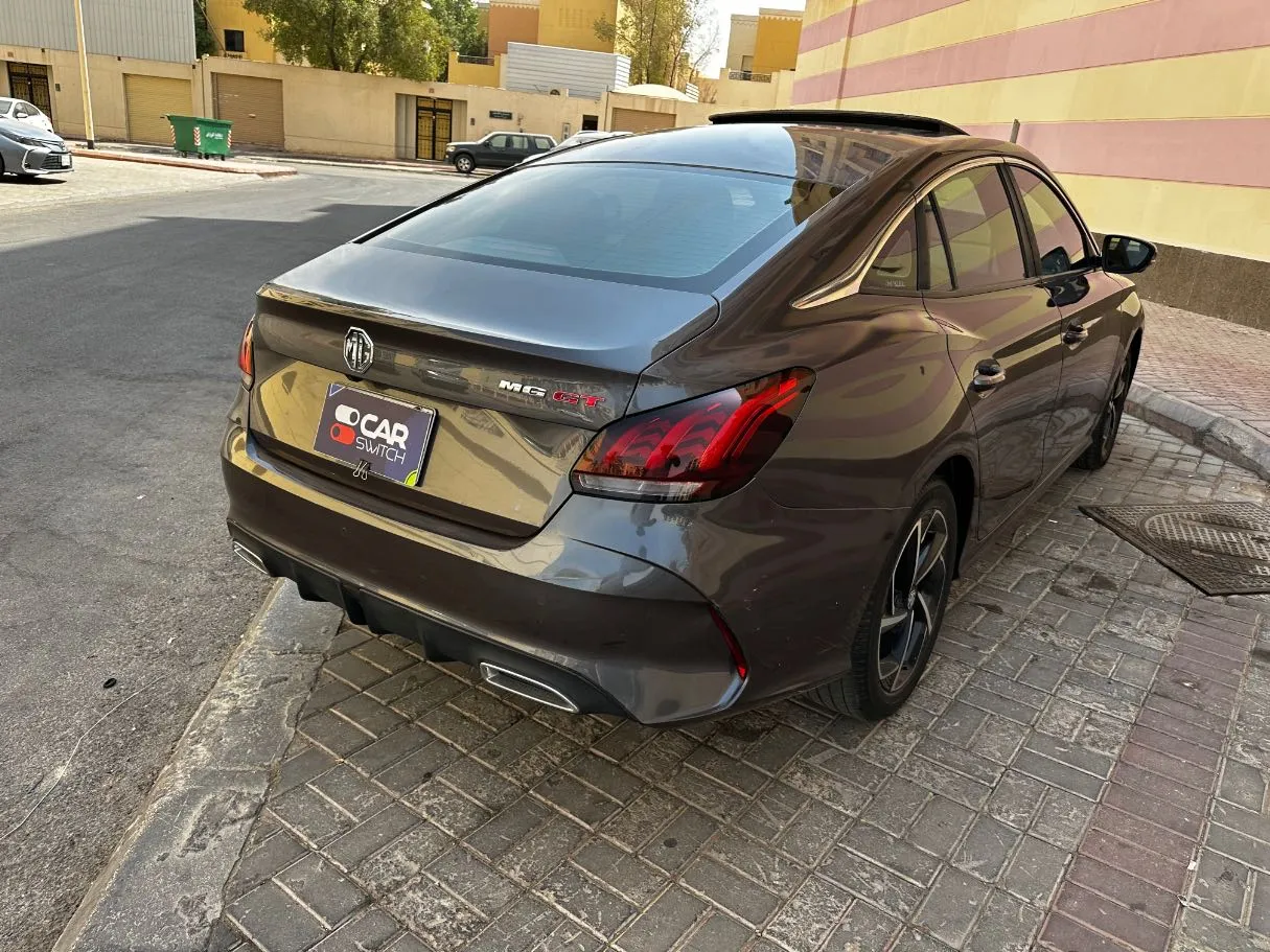 Car image 6