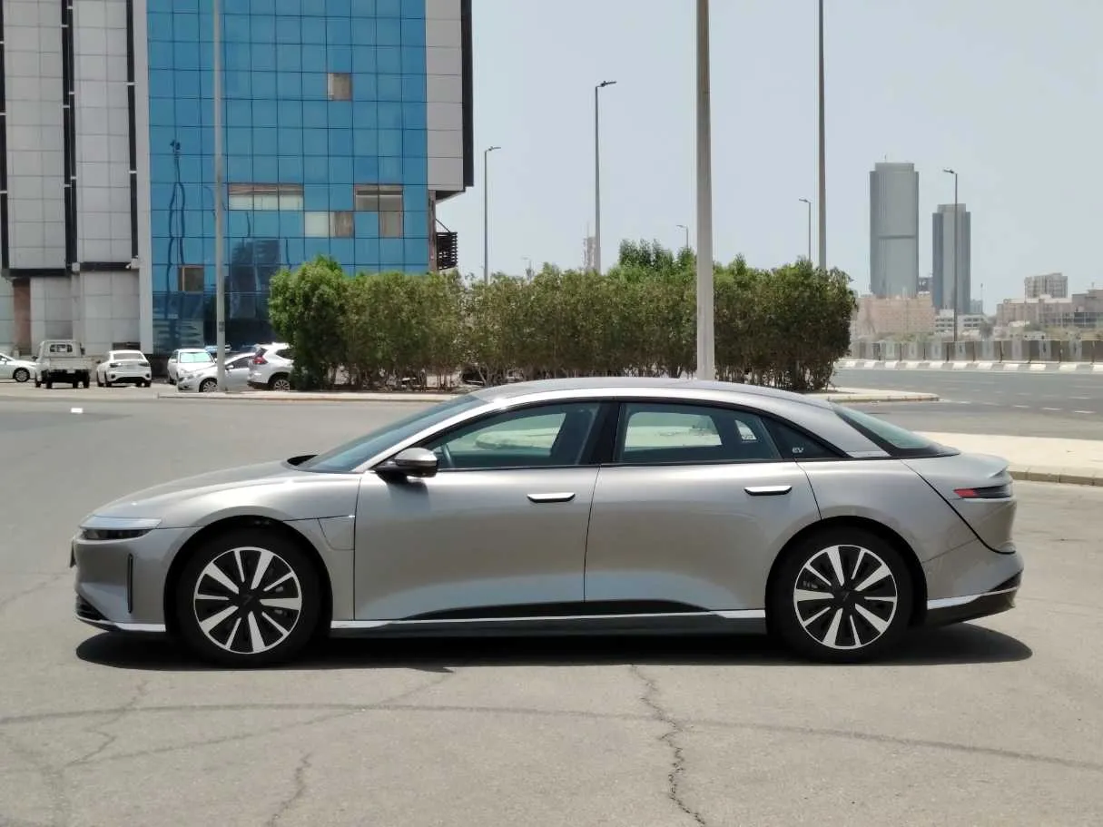 Car image 8