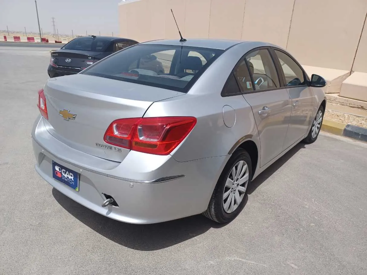 Car image 5