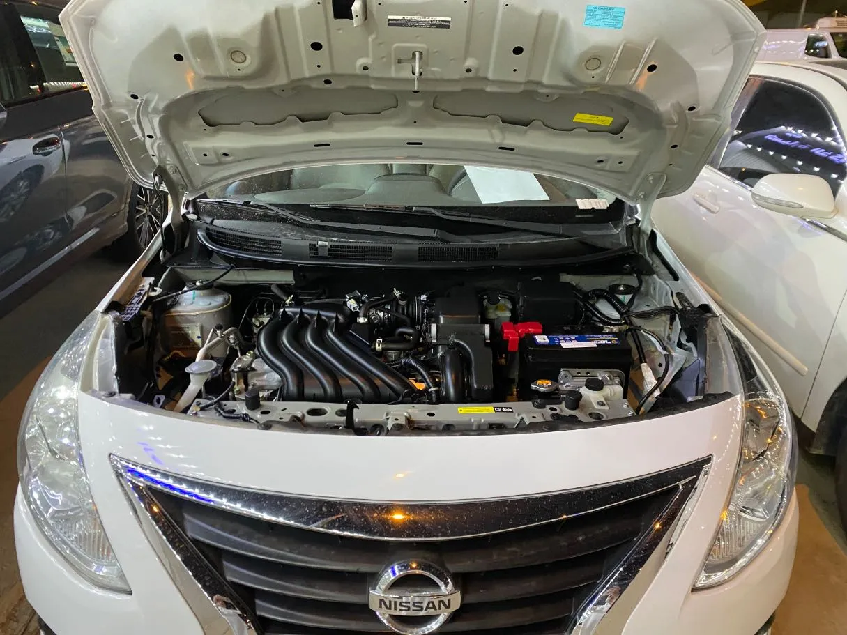 Car image 12