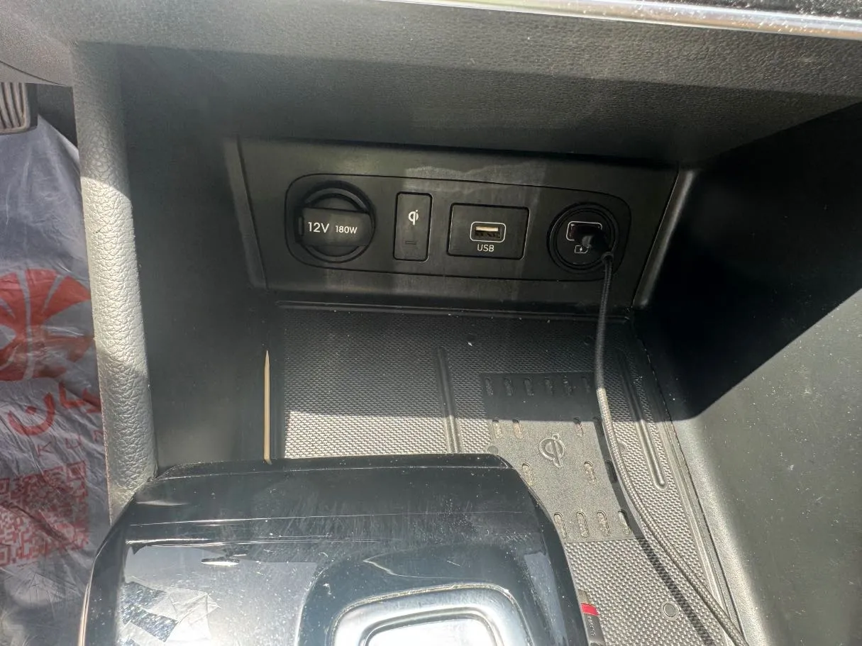 Car image 20