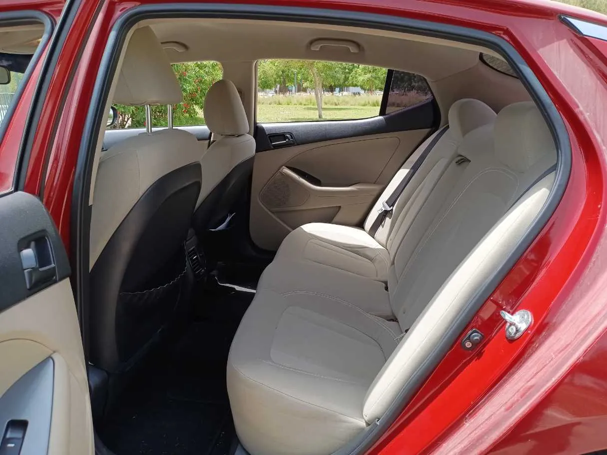 Car image 13