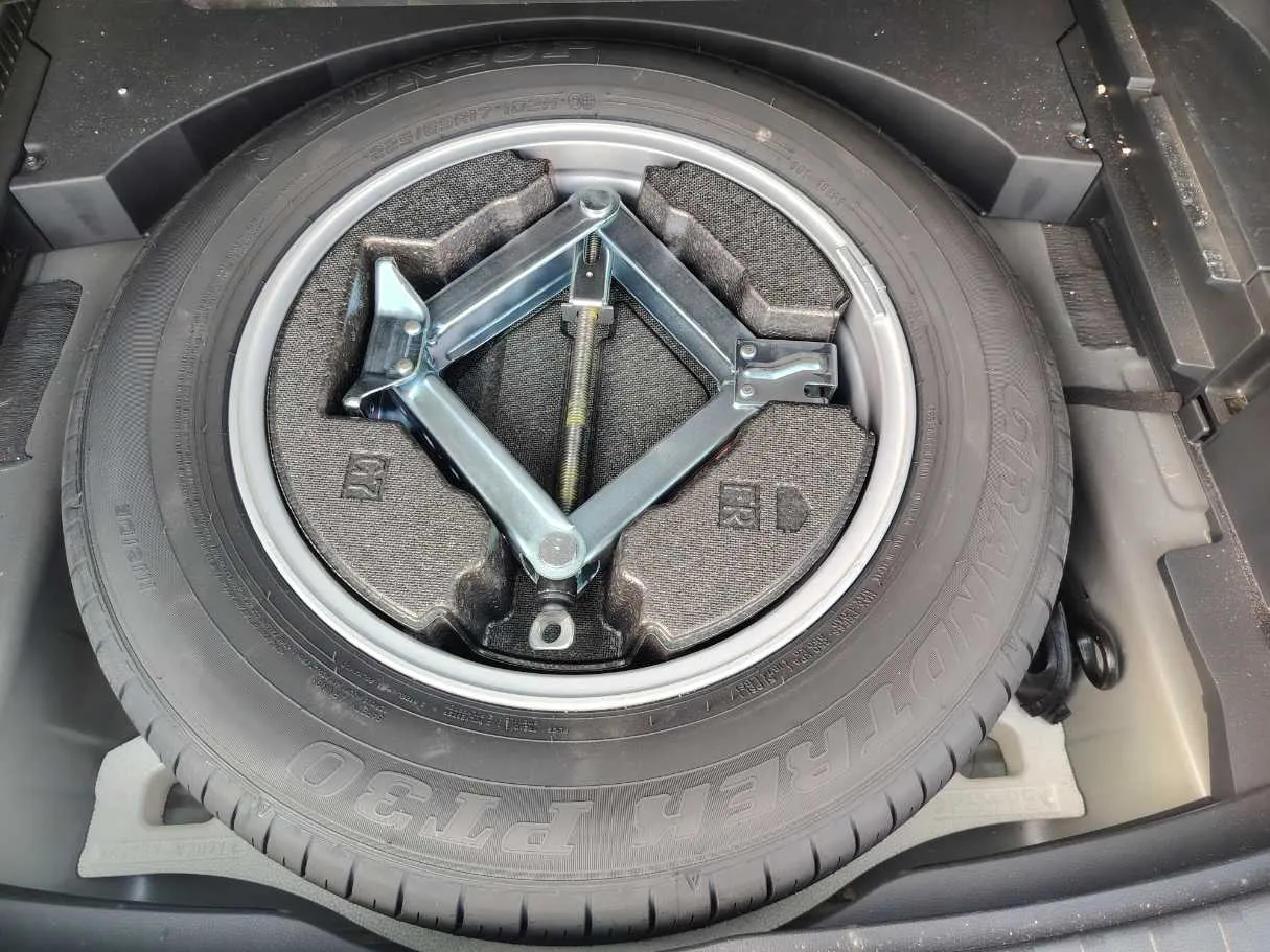 Car image 31