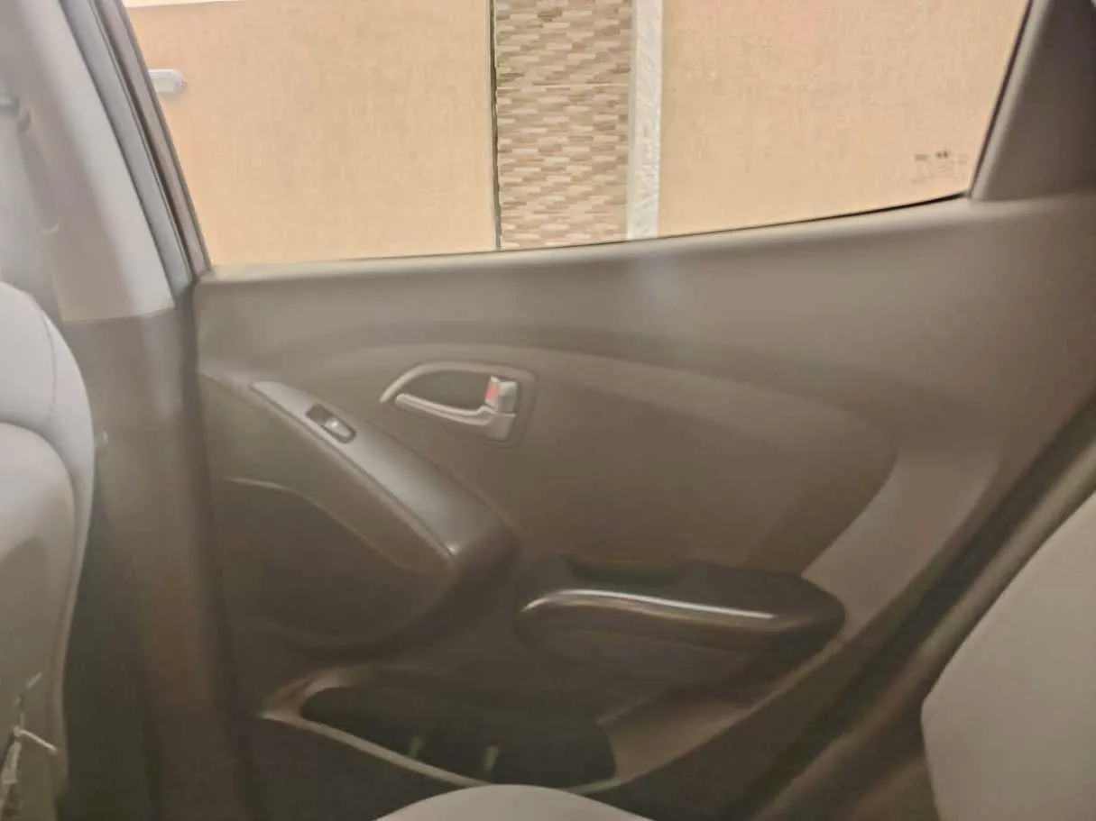 Car image 35