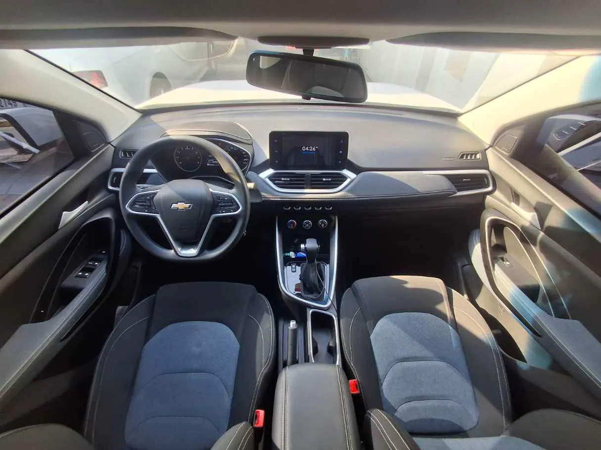 Car image 15