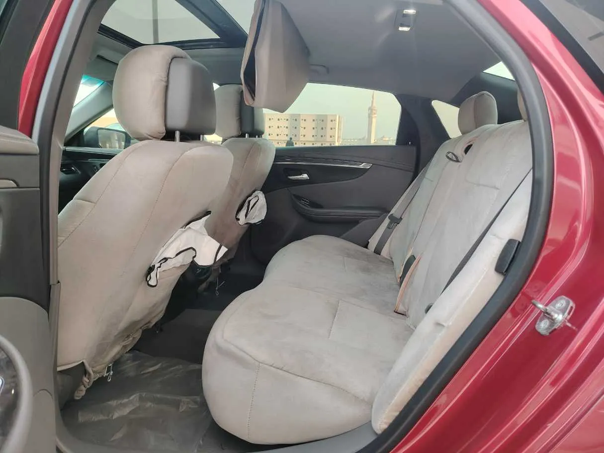 Car image 17