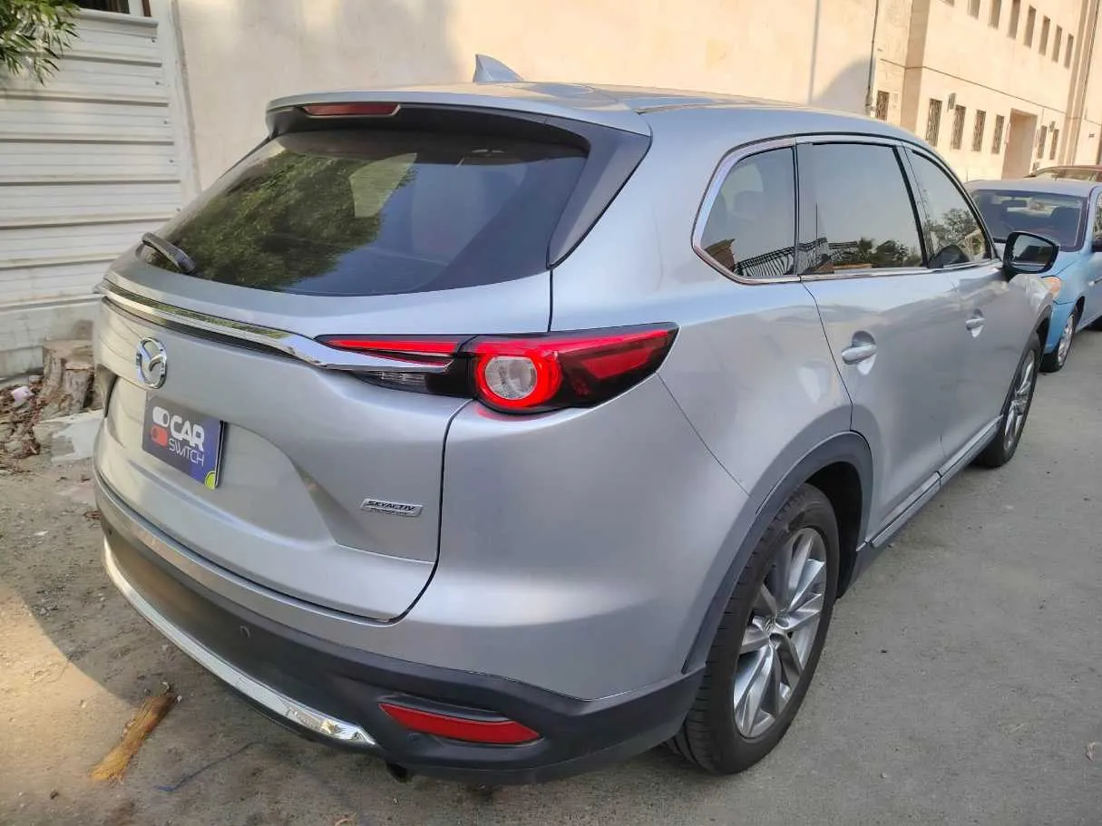 Car image 5