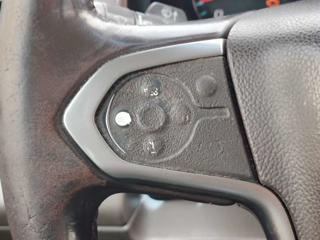 Car image 32