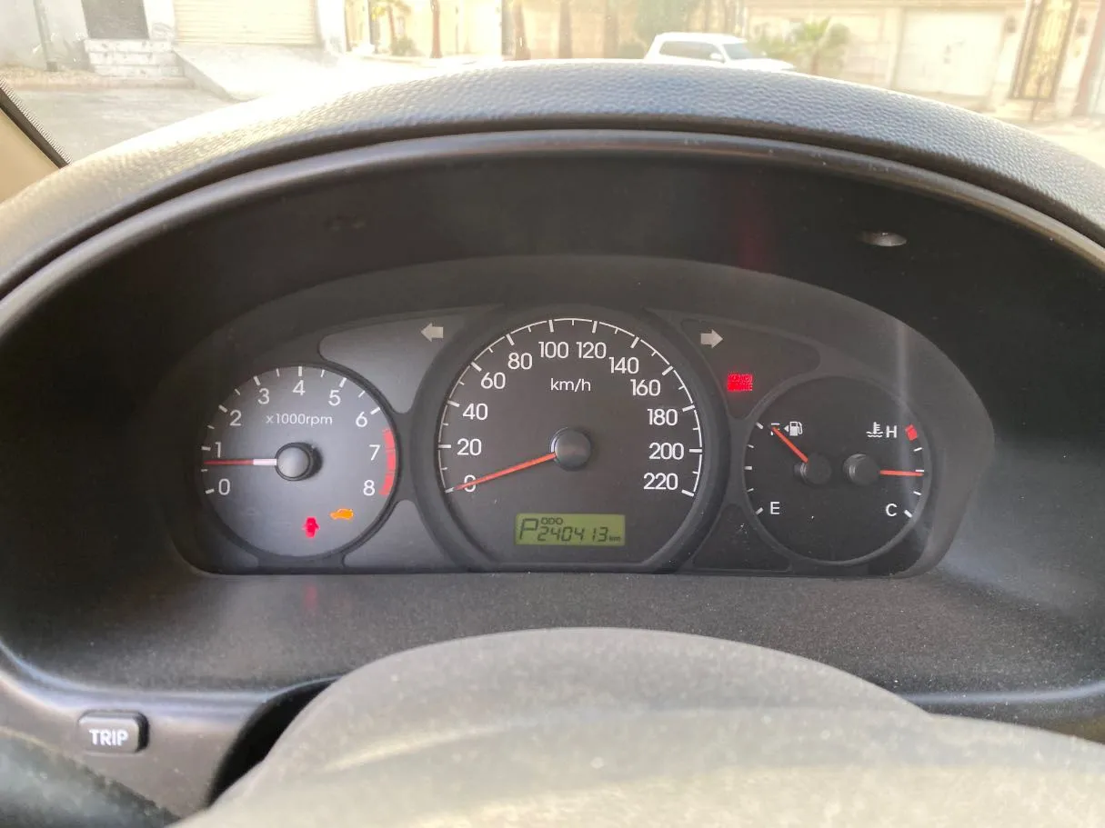 Car image 18