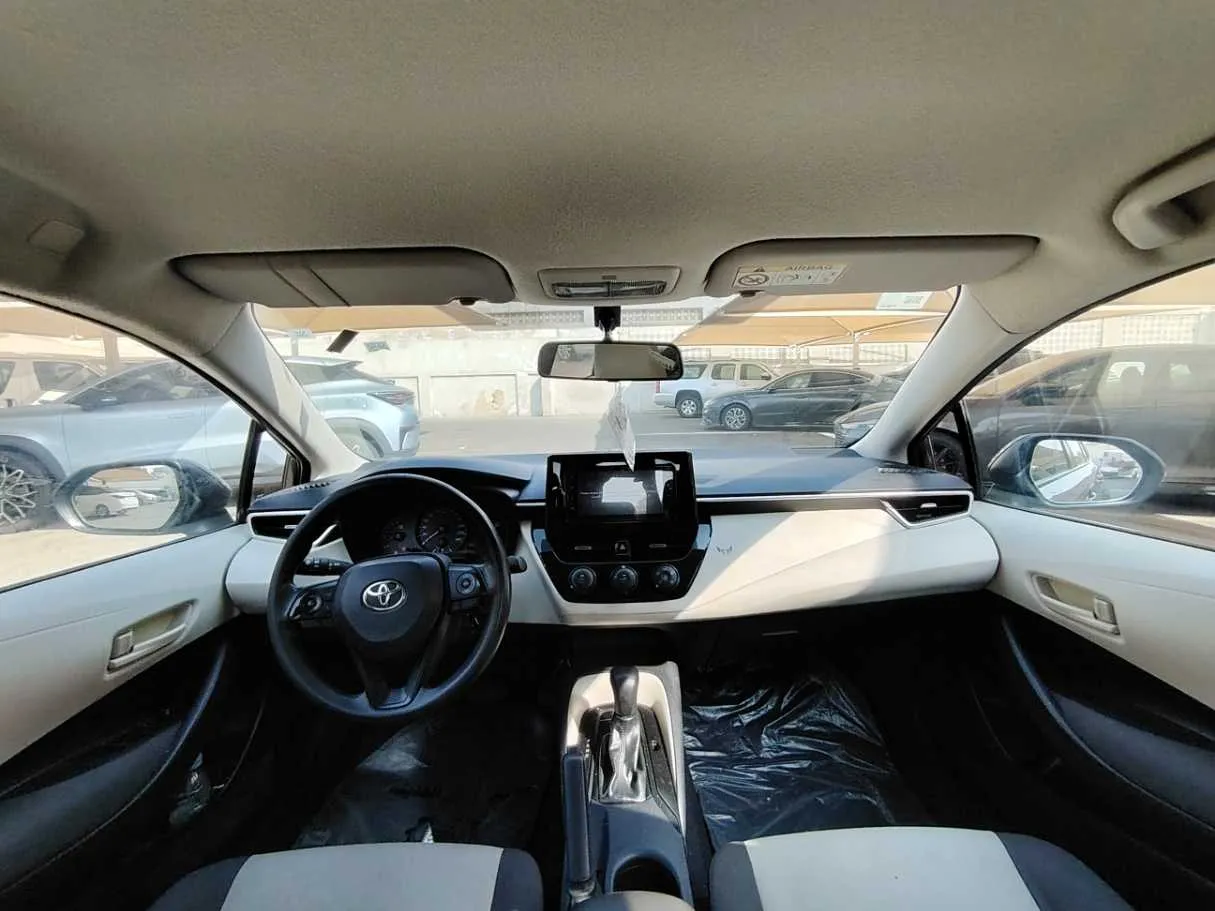 Car image 17