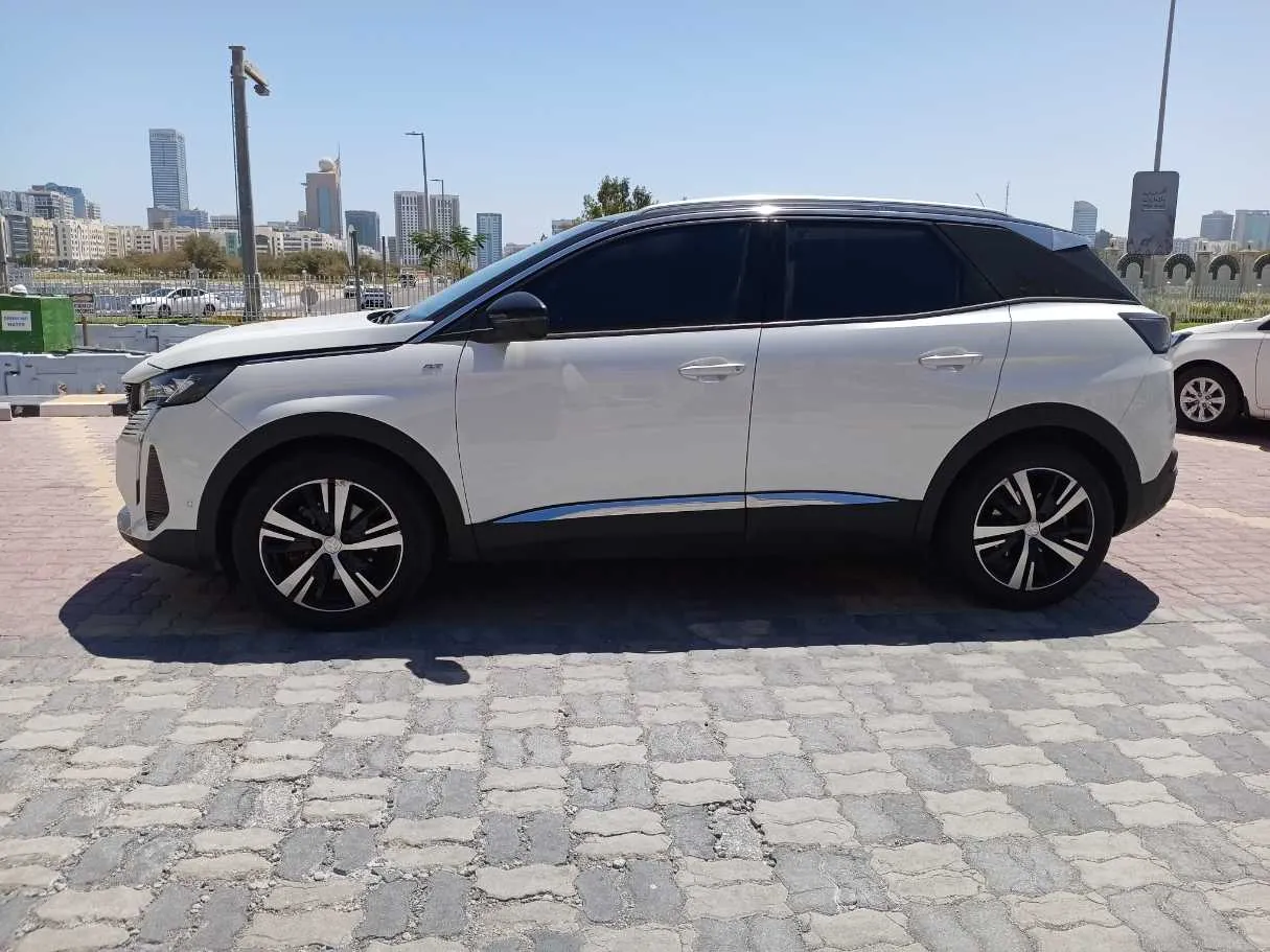 Car image 8