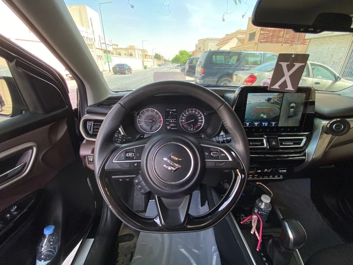 Car image 16
