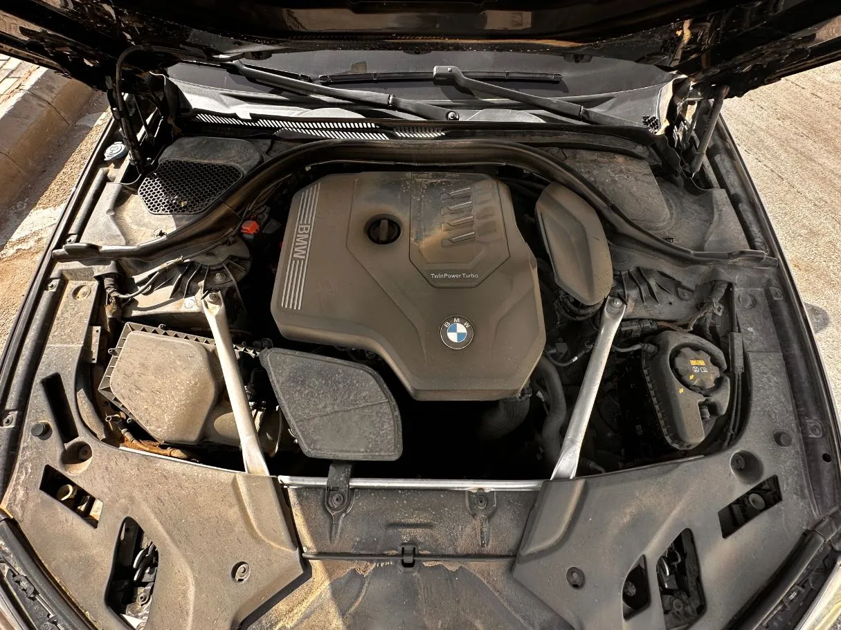 Car image 24