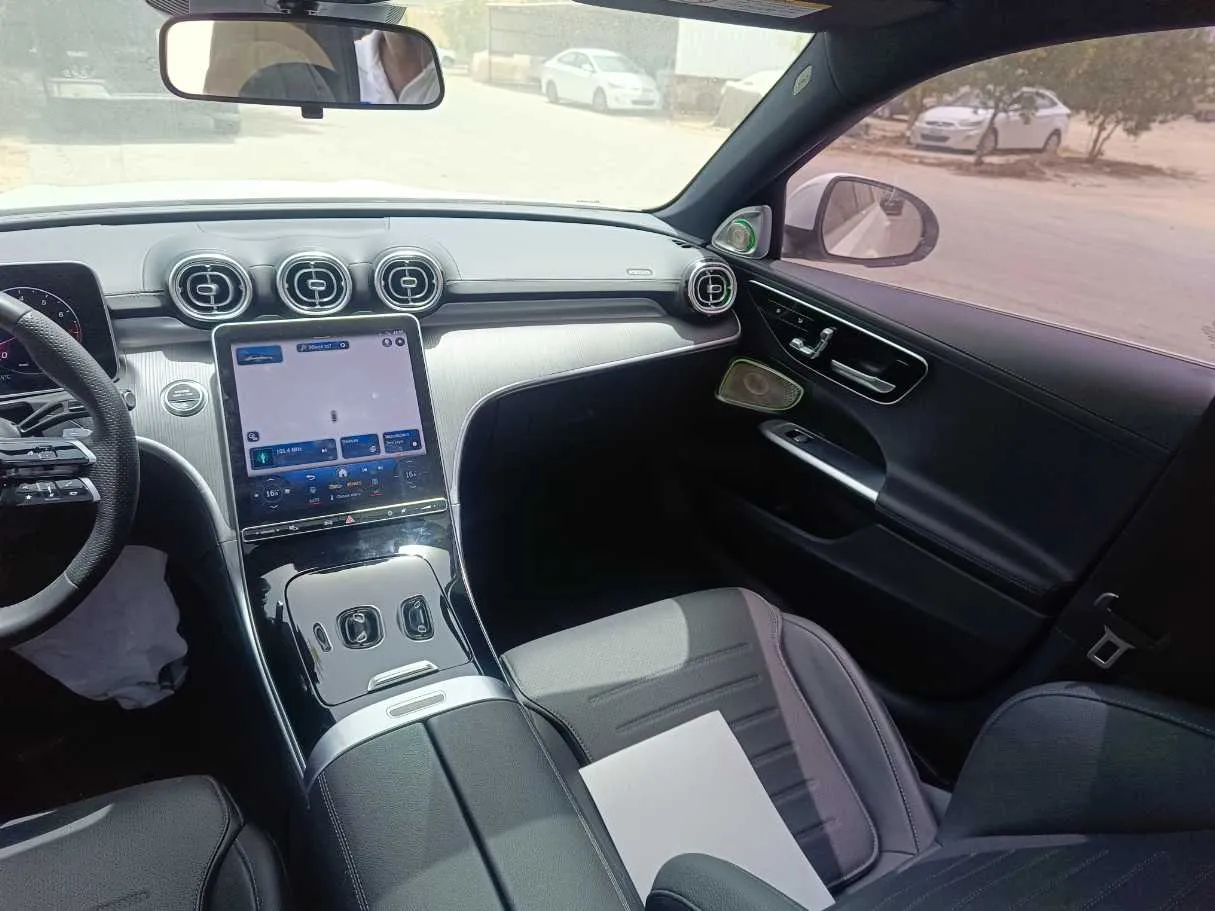 Car image 29