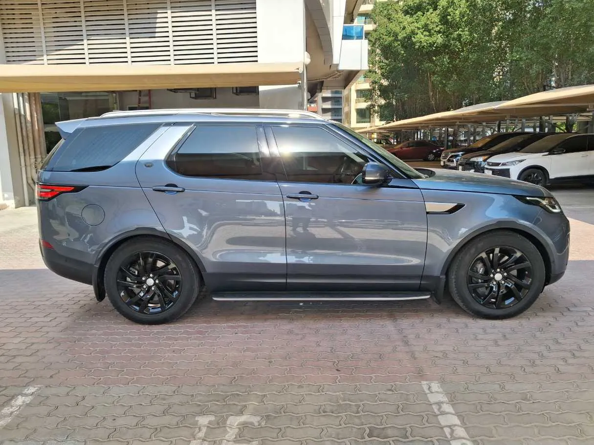Car image 8