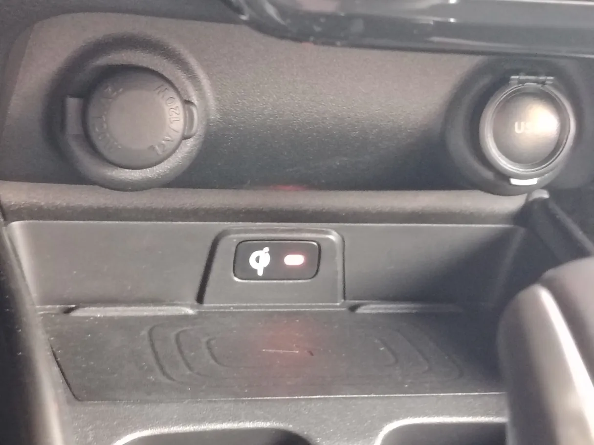 Car image 25