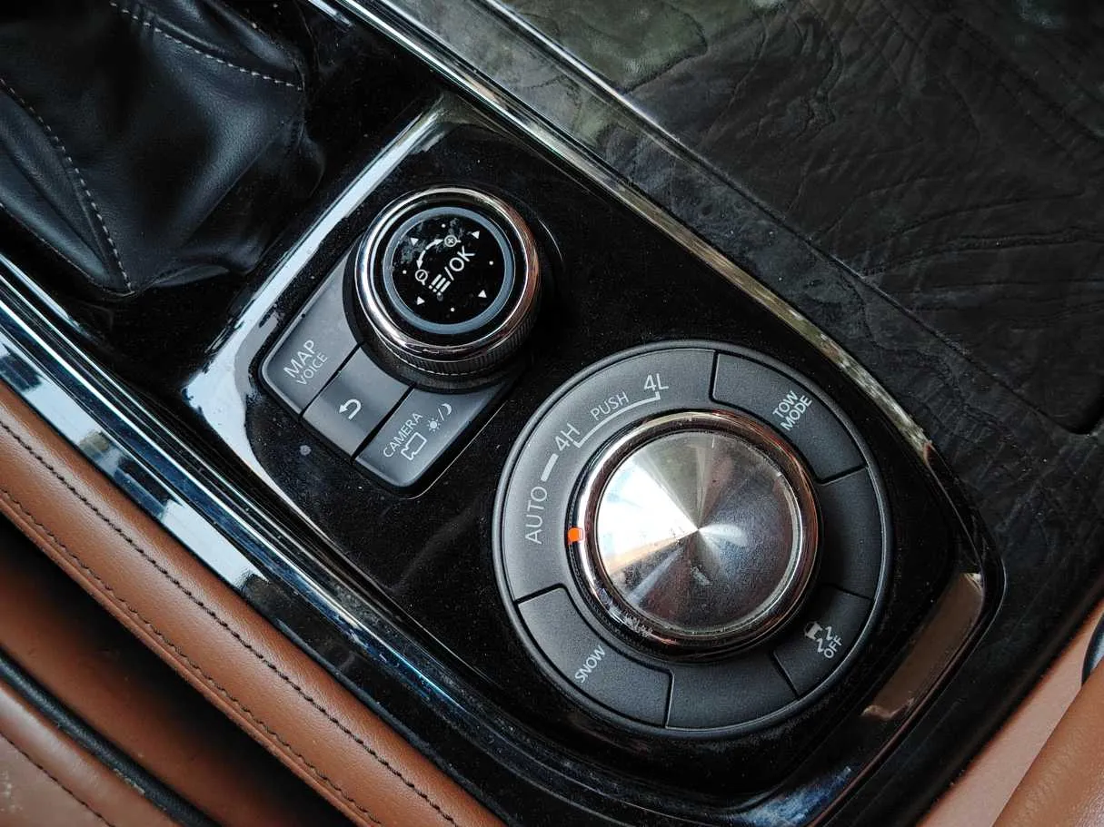 Car image 27