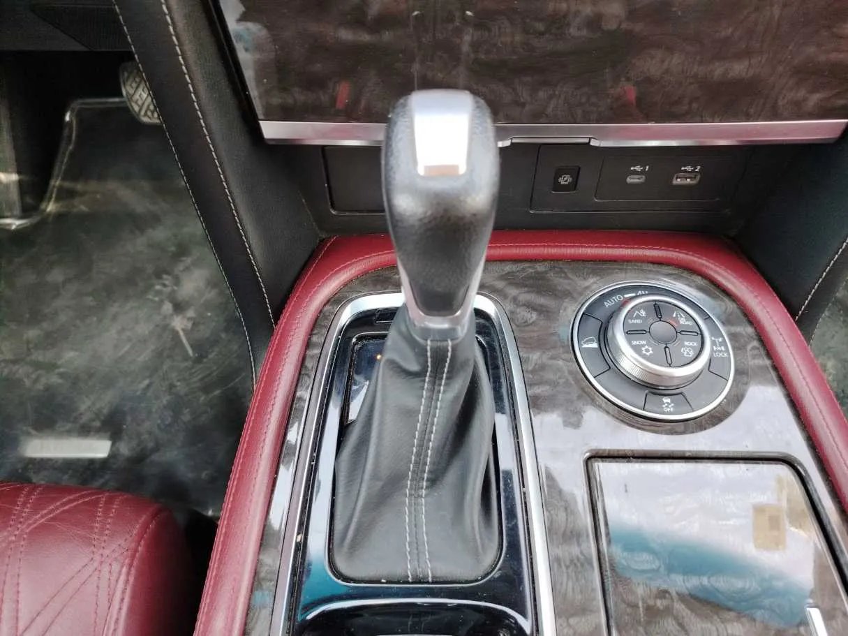 Car image 21