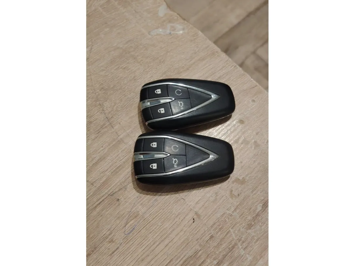 Car image 21