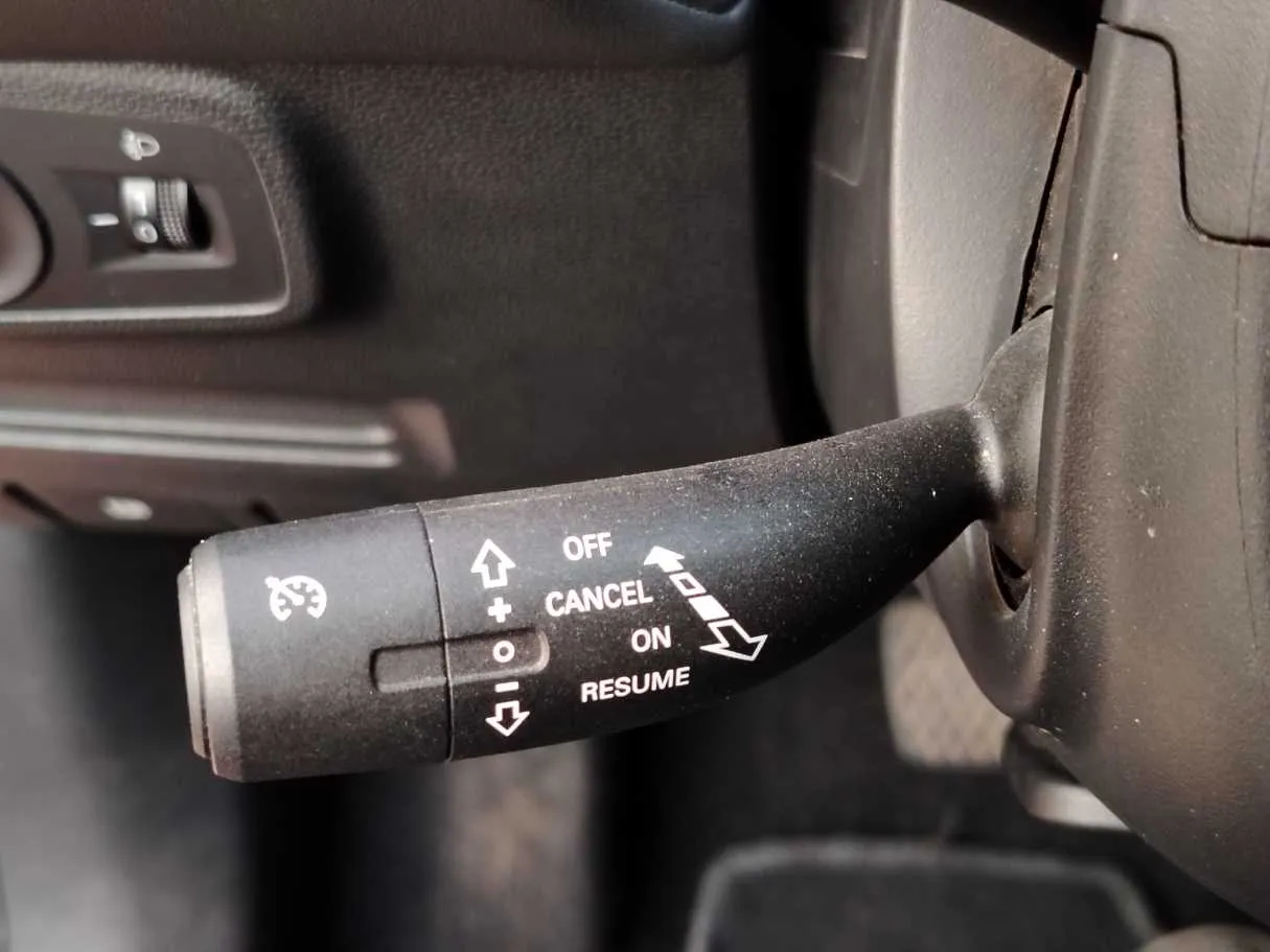 Car image 27