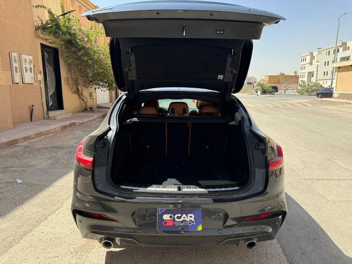 Car image 21