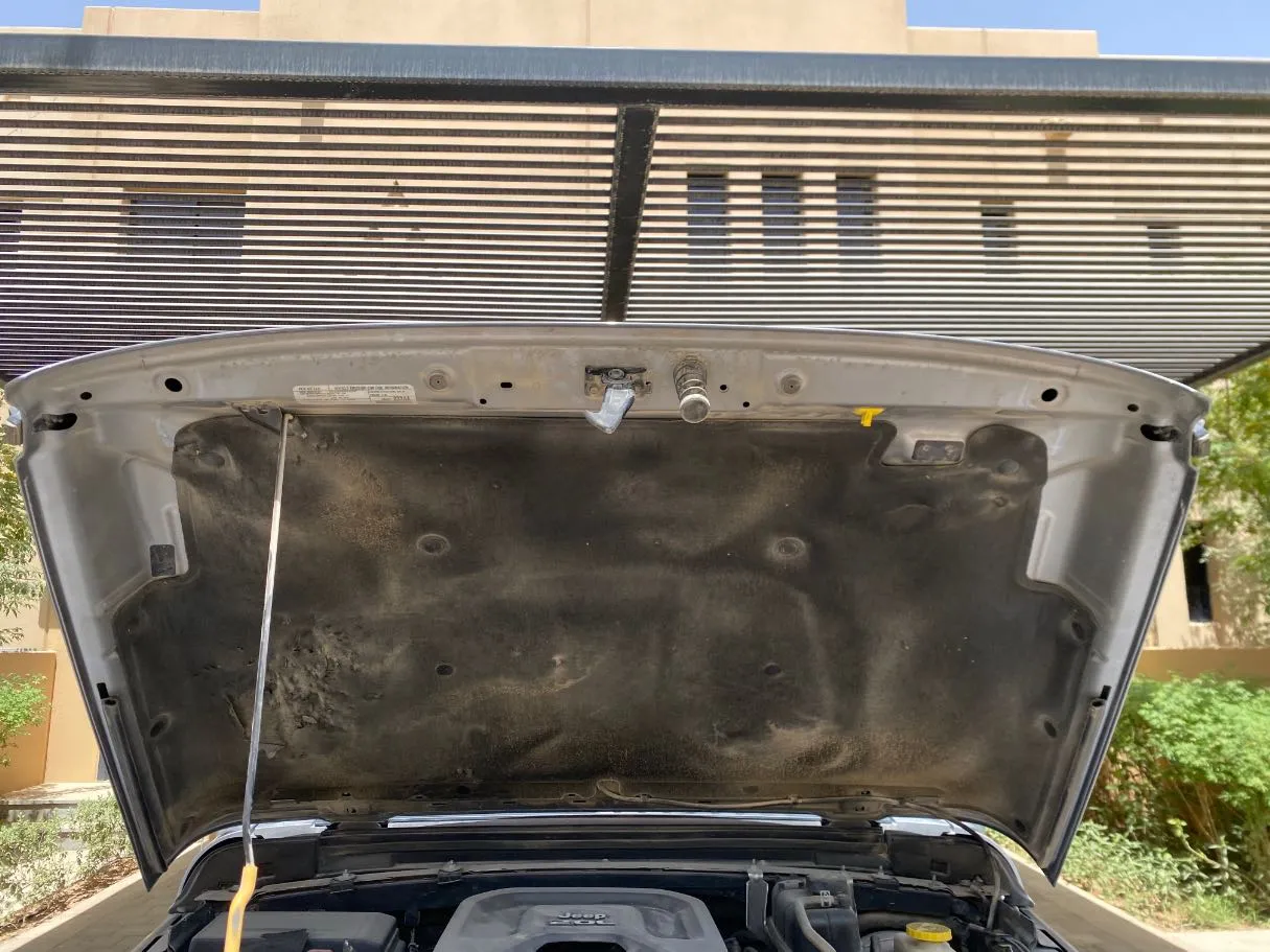 Car image 27