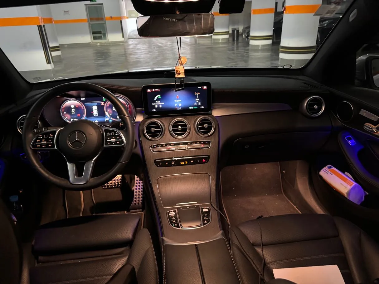 Car image 16