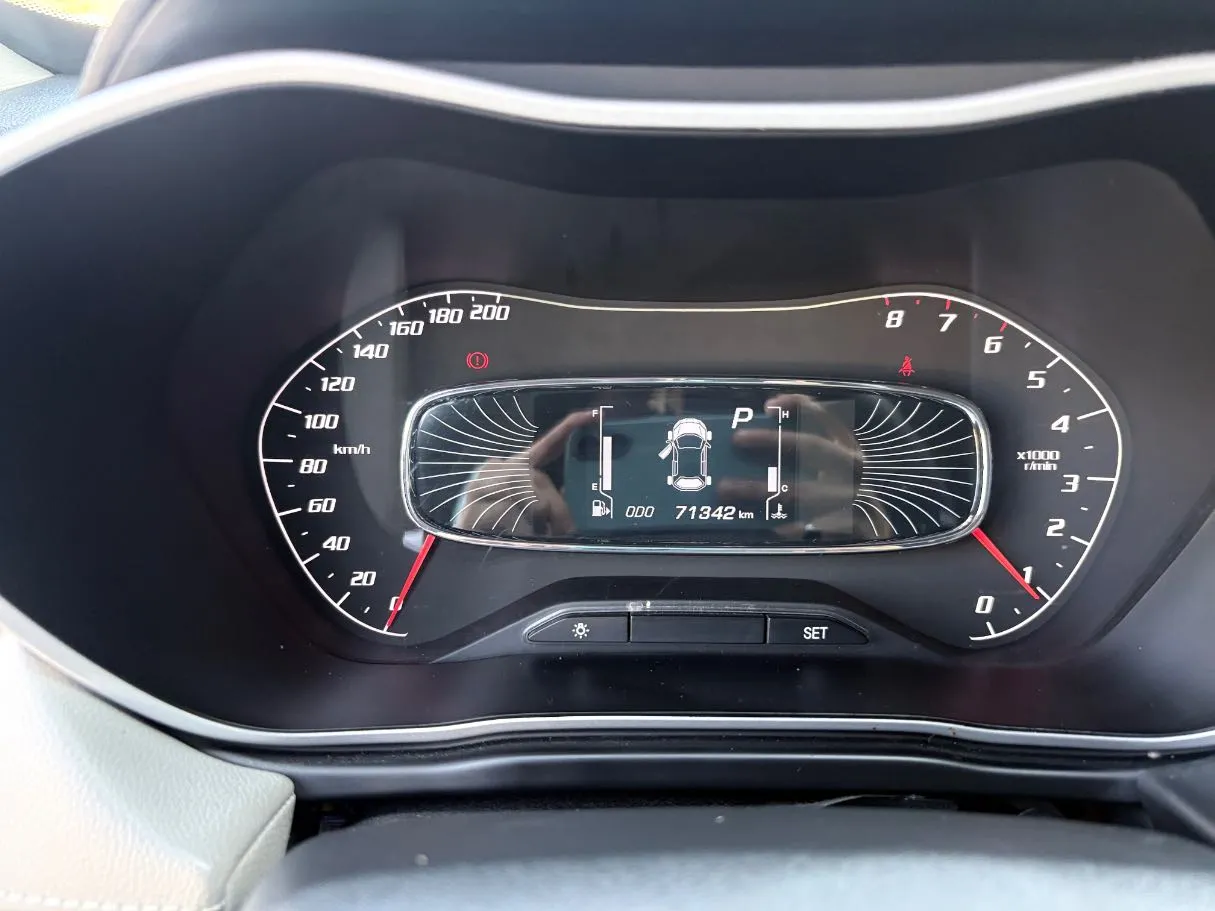 Car image 23