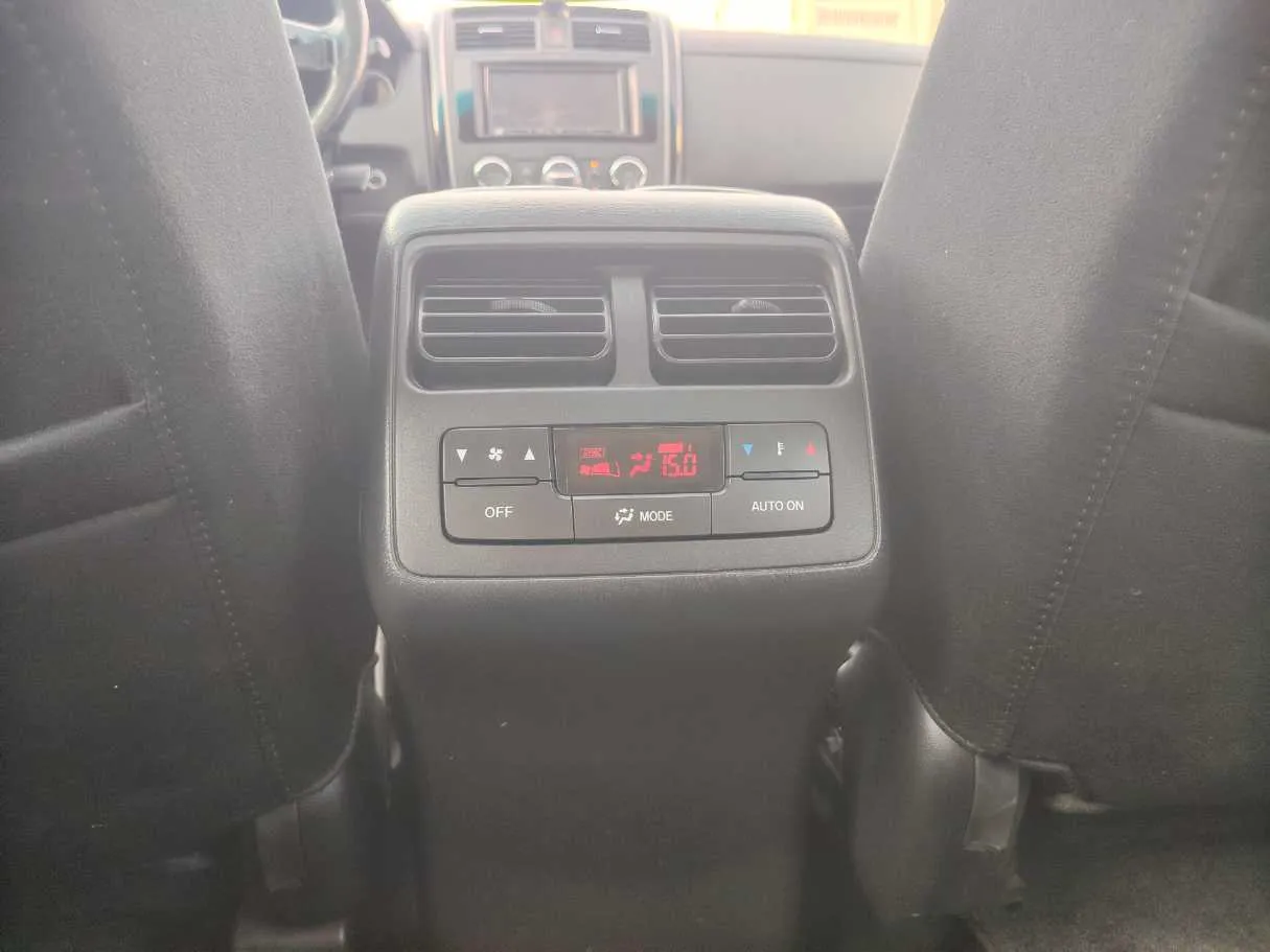 Car image 27