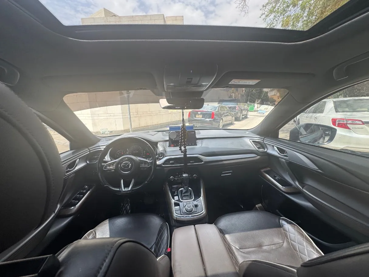 Car image 13
