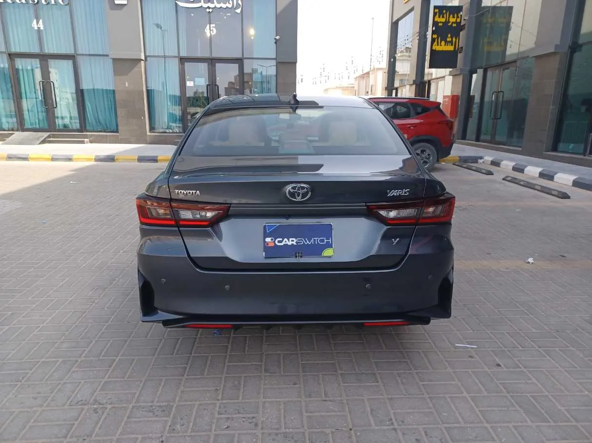 Car image 6