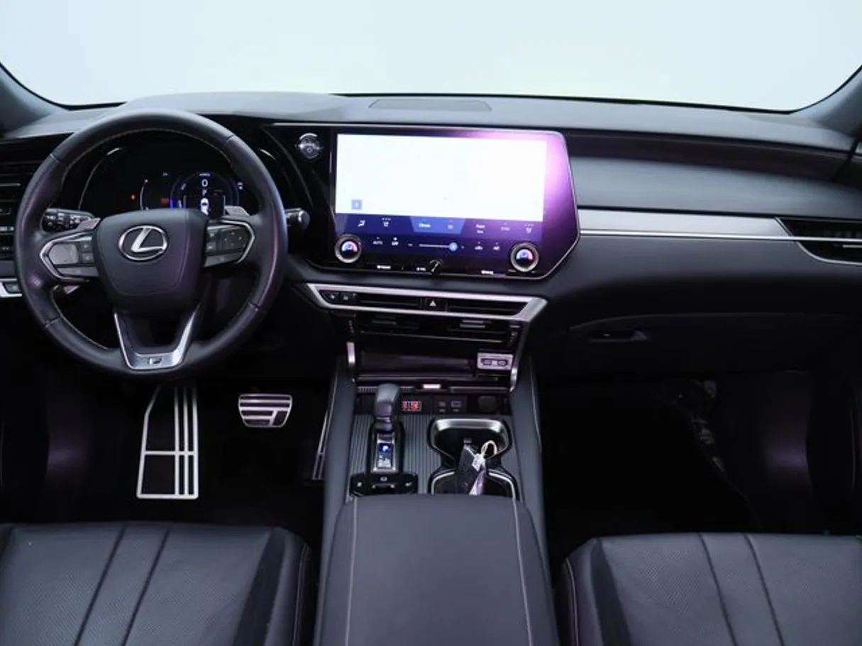 Car image 14