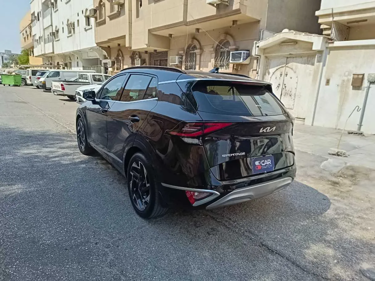 Car image 7