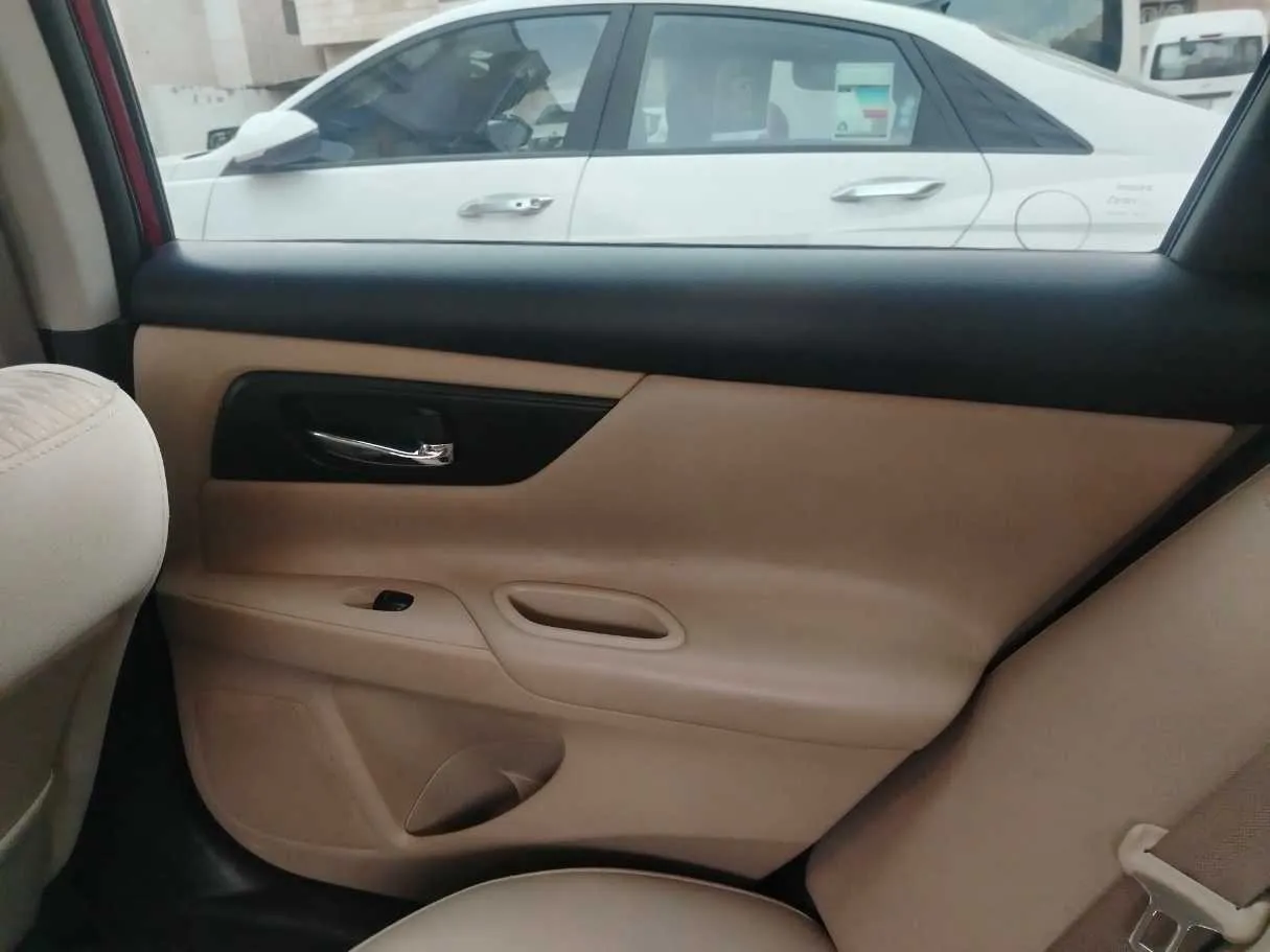 Car image 33