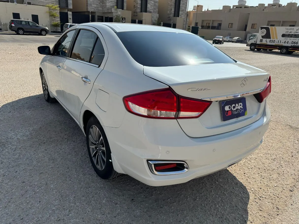 Car image 7