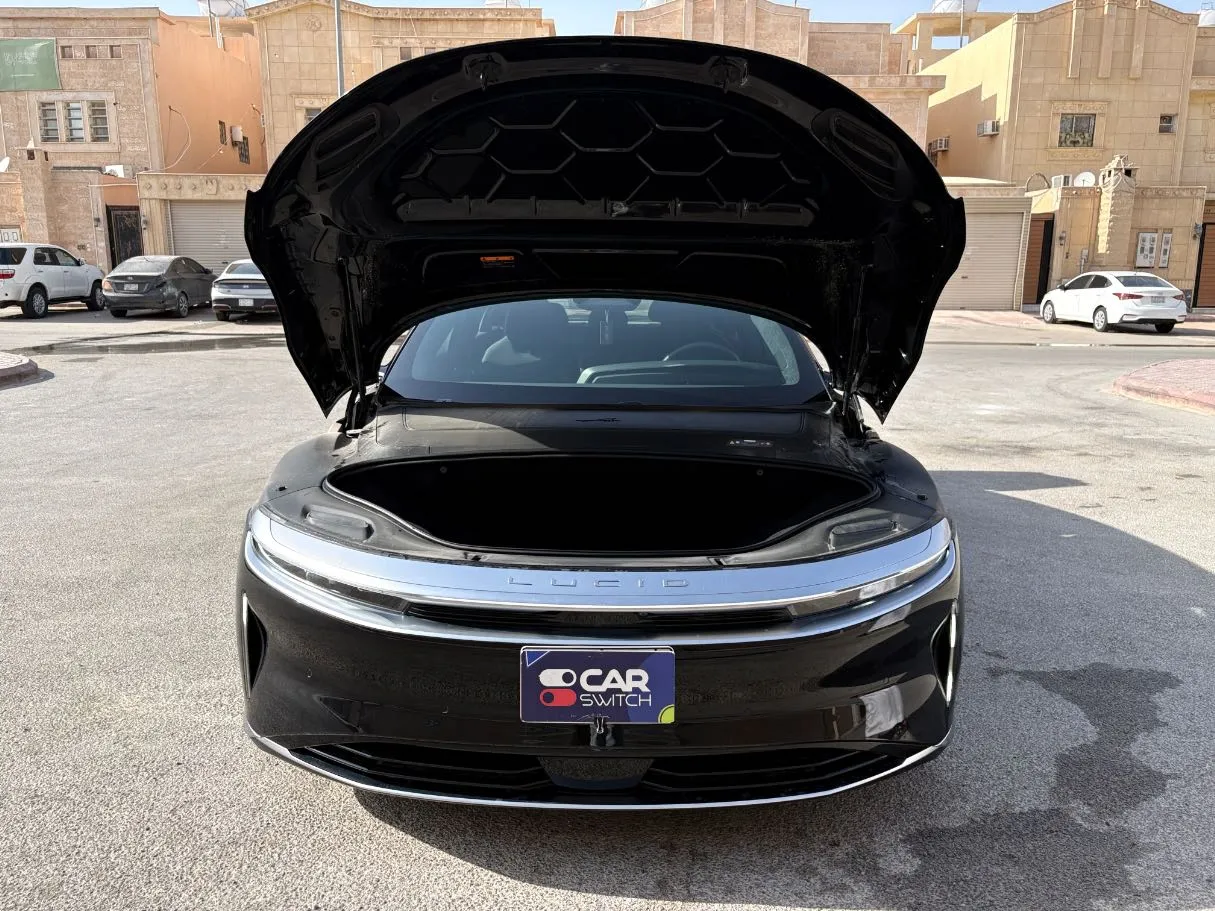 Car image 32