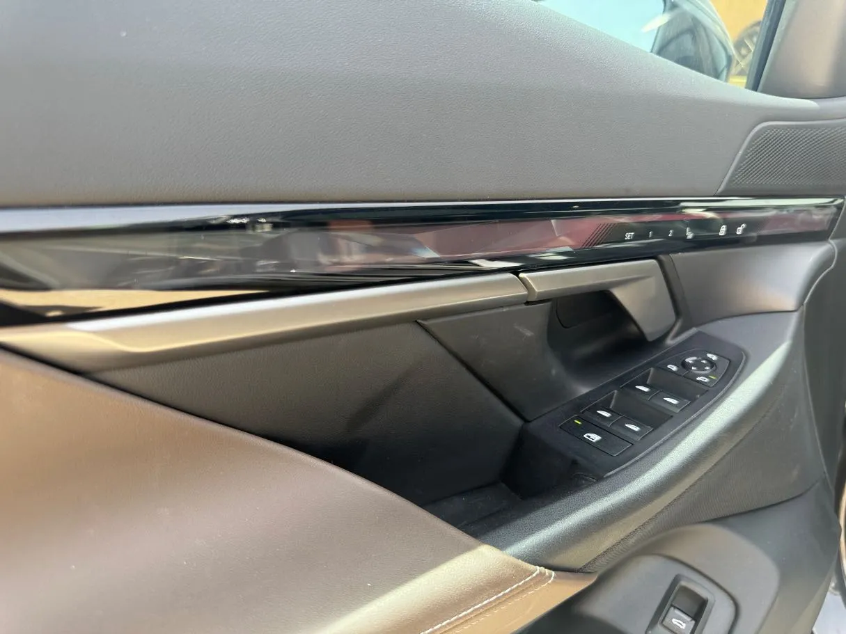 Car image 29
