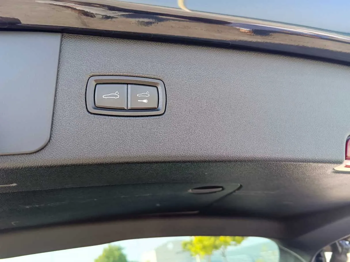 Car image 33