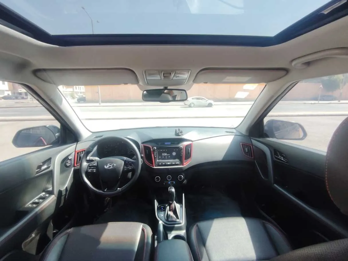 Car image 18