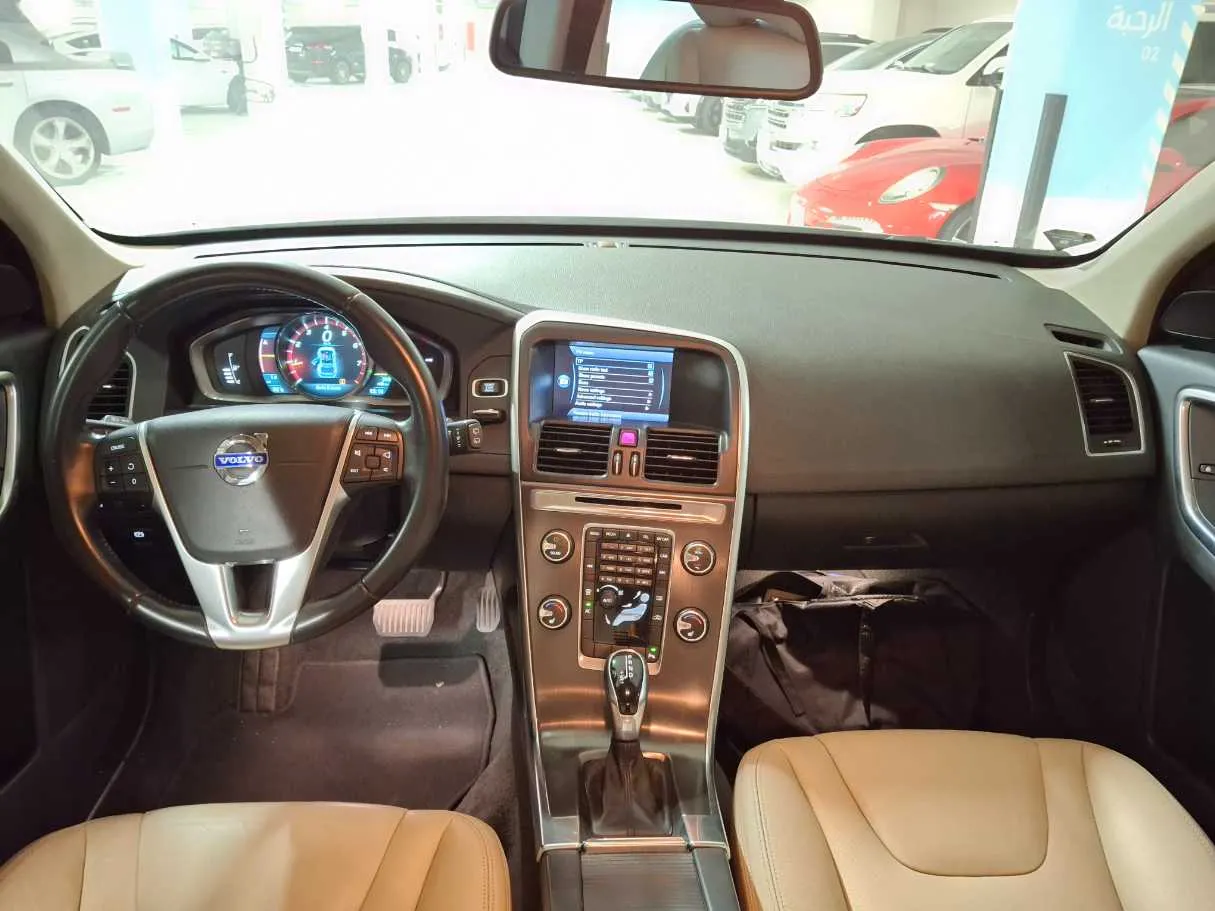 Car image 15