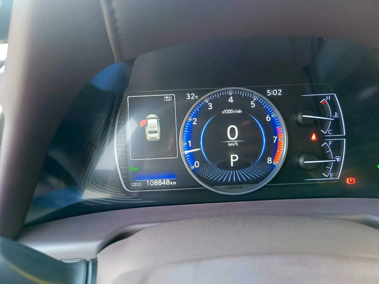 Car image 26