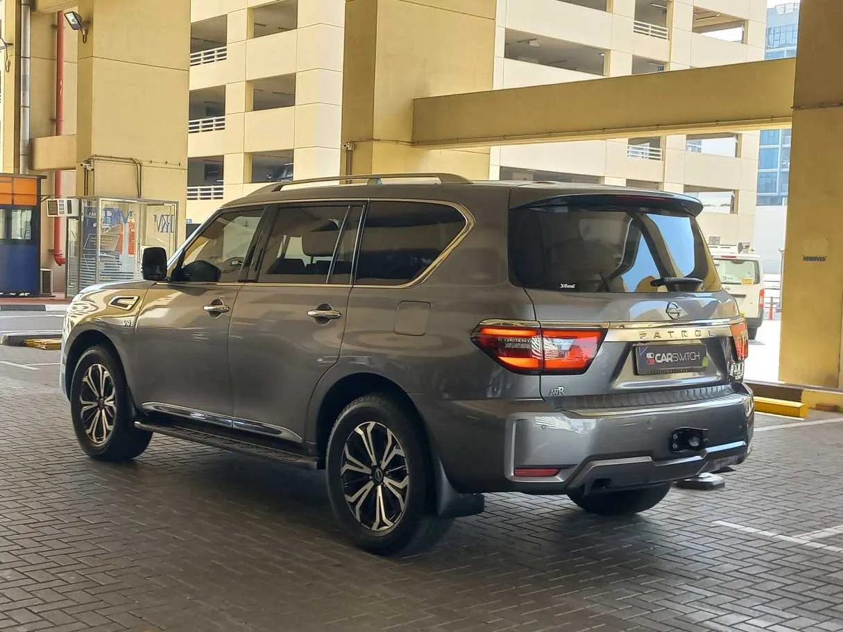 Car image 8